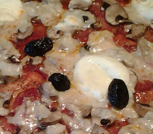 La pizza de la chef ;) ...ma préférée pour grands gourmands