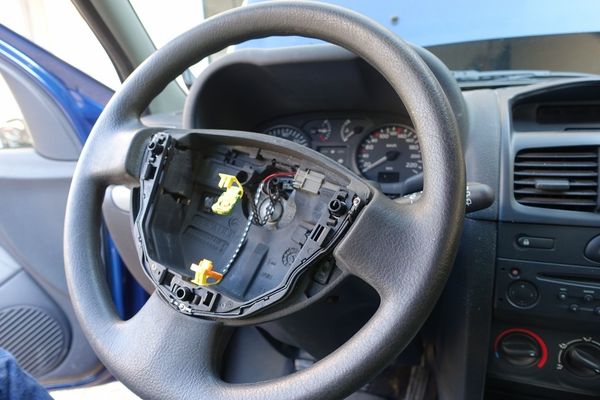 Airbag Clio 2 enlevé