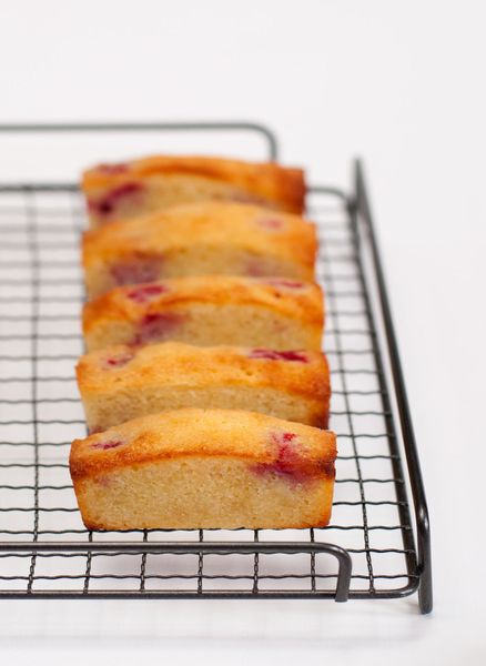 Financiers au chocolat blanc et framboises