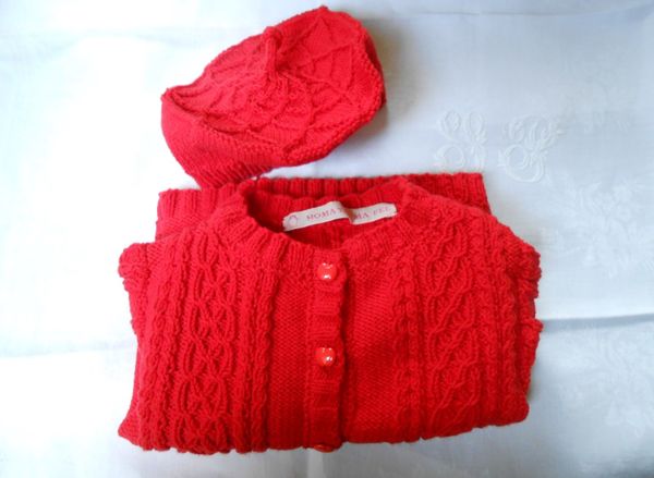 DIY : le gilet rouge à serpentins de Léontine en 18 mois/2ans