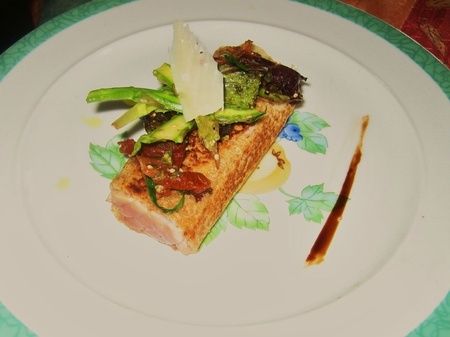Thon Rouge en croute de pain, petits légumes estivaux ( Nicolas Masse )