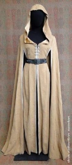 Une nouvelle cape! / A new cloak!
