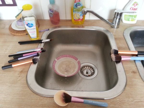 comment je lave mes pinceaux