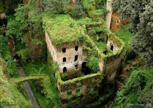 vieux moulin du XVIème siècle de la vallée des Moulins de Sorrento, en Italie.