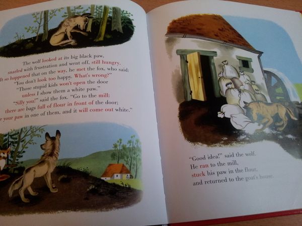 Three stories in english to listen and read, from 3 years.