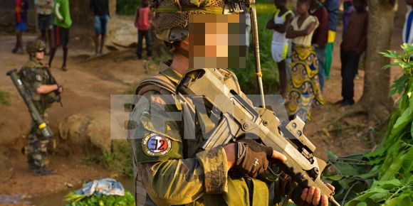 Des soldats français arborent un symbole nazi sur leur uniforme en Centrafrique