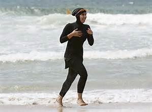 Burkini fâcheux et fâchant , déshabillons la polémique ...