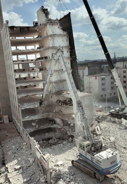 Tout comme en Italie, le secteur français du bâtiment continue d'afficher des évolutions négatives
