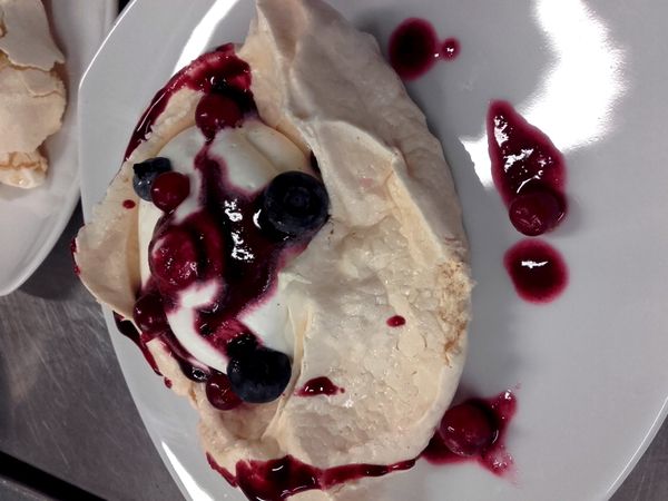 Pavlova aux fruits rouges