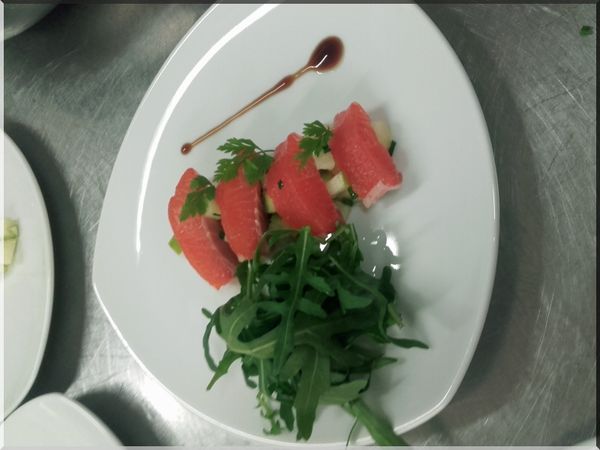 Saumon gravlax et son tartare aux deux pommes