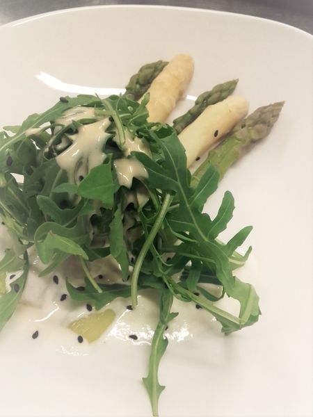 Asperges vertes et violettes à la crème de parmesan