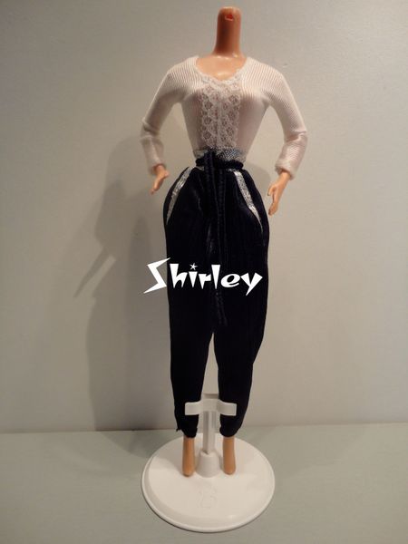 VÊTEMENTS BARBIE 1980