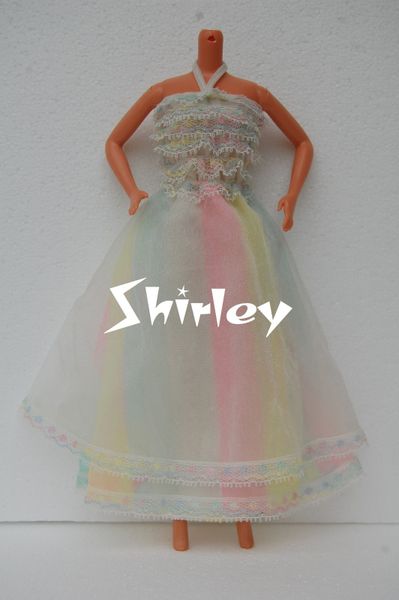 VÊTEMENTS BARBIE 1981
