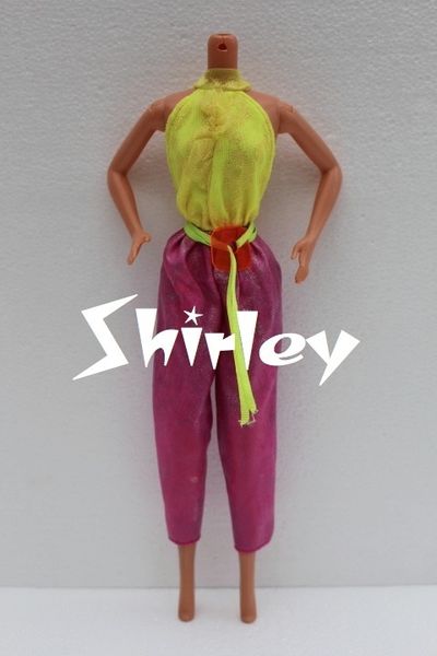 VÊTEMENTS BARBIE 1985