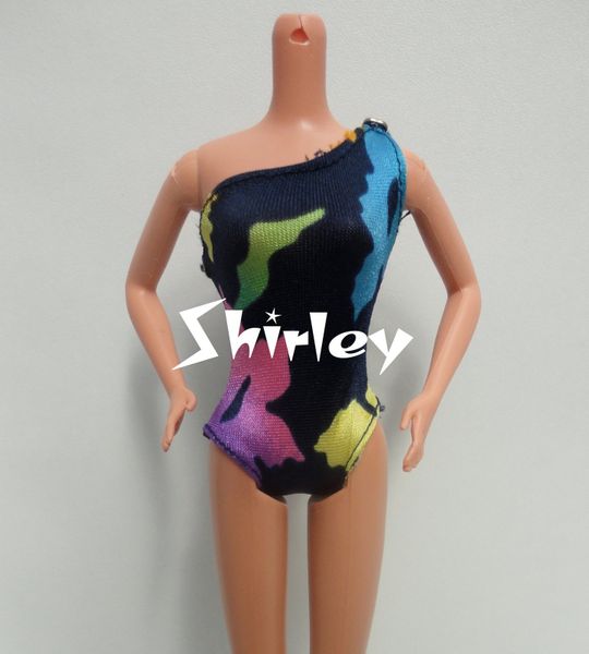 VÊTEMENTS BARBIE 1985