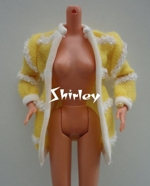 VÊTEMENTS BARBIE 1985