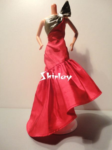 VÊTEMENTS BARBIE 1984