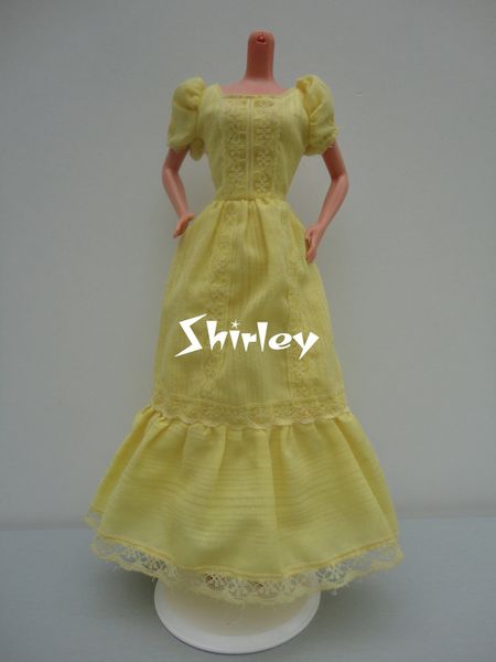 VÊTEMENTS BARBIE 1981