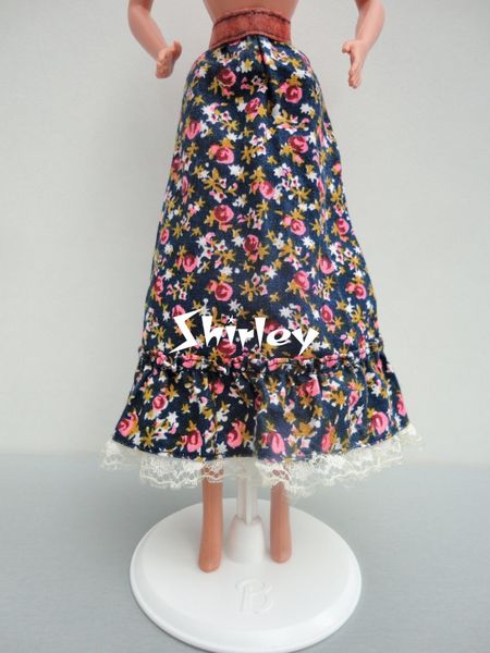 VÊTEMENTS BARBIE 1981