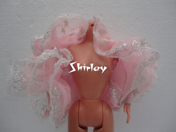 VÊTEMENTS BARBIE 1985