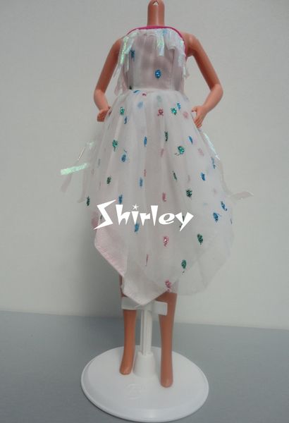 VÊTEMENTS BARBIE 1985