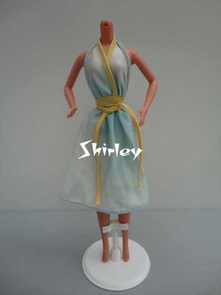 VÊTEMENTS BARBIE 1980