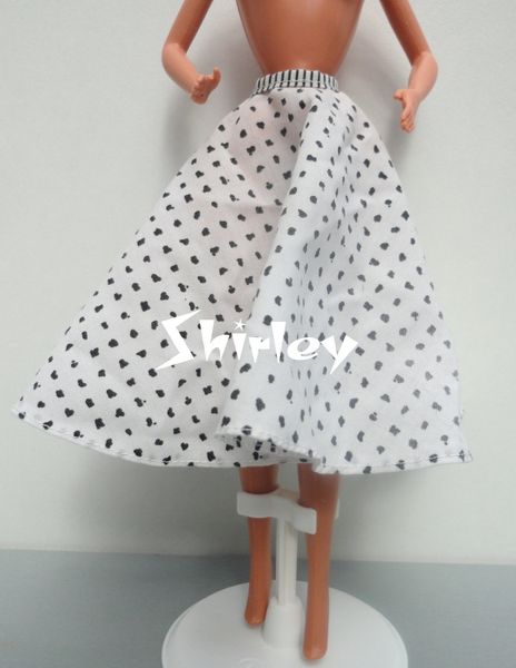 VÊTEMENTS BARBIE 1987