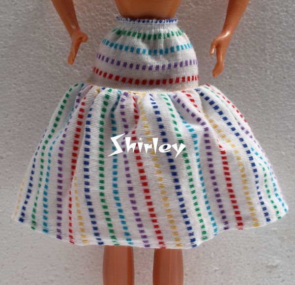 VÊTEMENTS BARBIE 1987