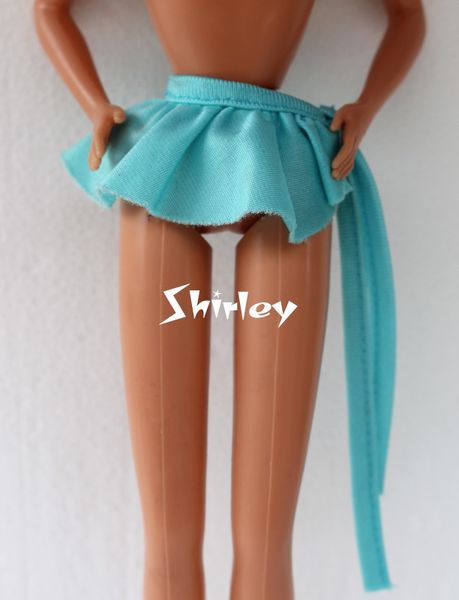VÊTEMENTS BARBIE 1988