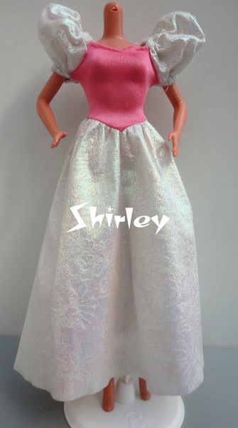 VÊTEMENTS BARBIE 1989