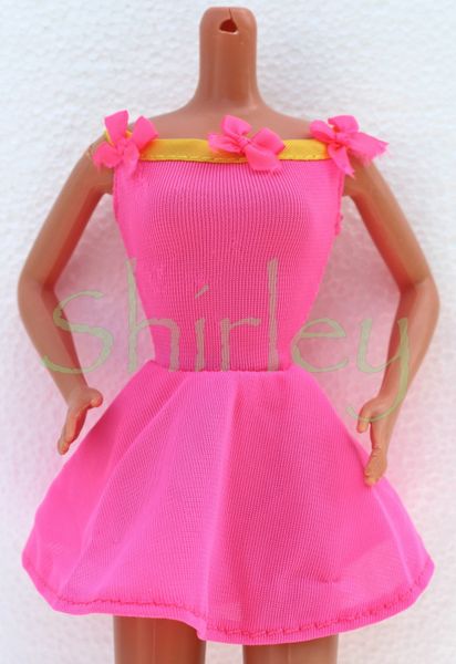 VÊTEMENTS BARBIE 1990