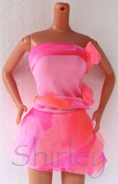 VÊTEMENTS BARBIE 1990