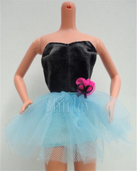VÊTEMENTS BARBIE 1992