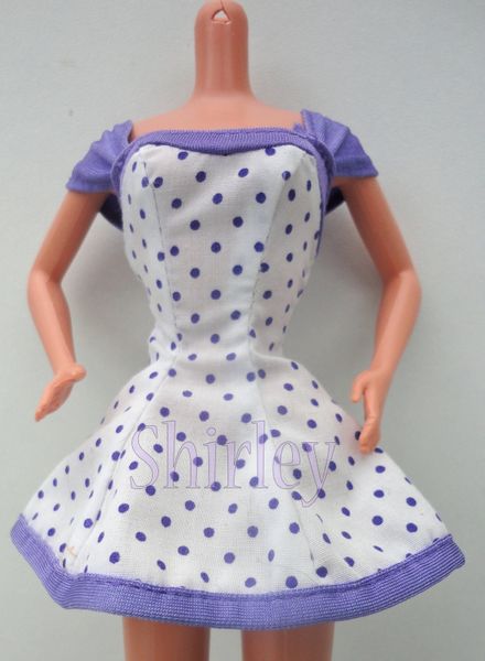 VÊTEMENTS BARBIE 1994