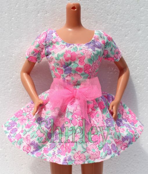VÊTEMENTS BARBIE 1994