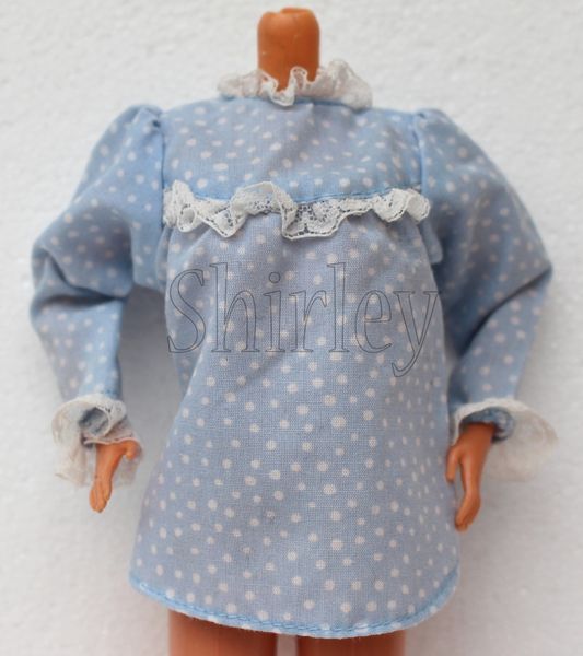 VÊTEMENTS BARBIE 1995