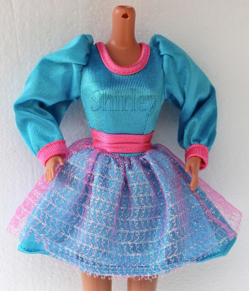 VÊTEMENTS BARBIE 1995