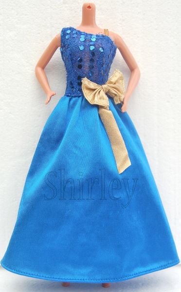 VÊTEMENTS BARBIE 1995