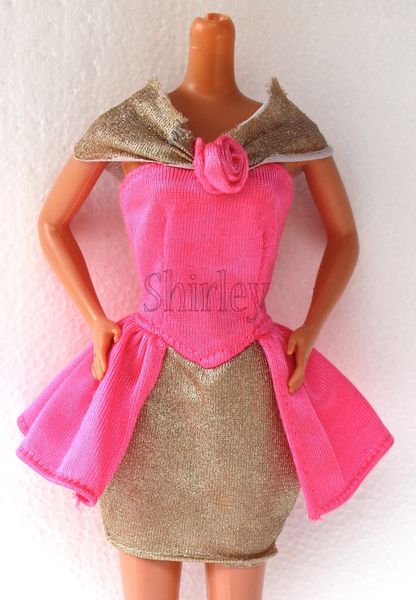VÊTEMENTS BARBIE 1995