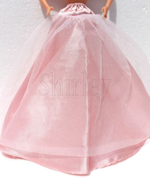 VÊTEMENTS BARBIE 1997