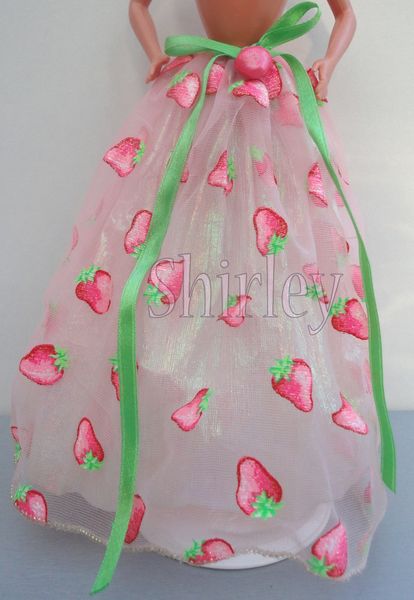 VÊTEMENTS BARBIE 1998