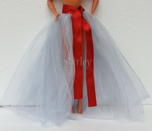 VÊTEMENTS BARBIE 1999