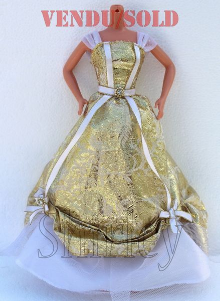VÊTEMENTS BARBIE 1997