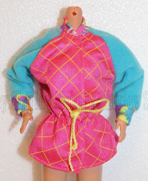 VÊTEMENTS BARBIE 1995