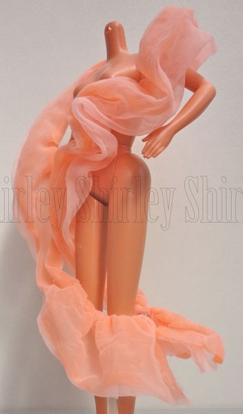 VÊTEMENTS BARBIE 1984