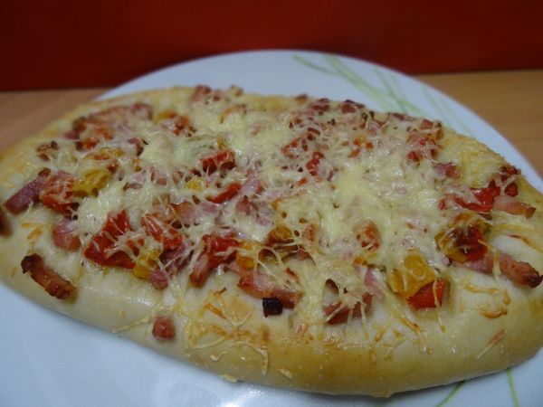 FOUGASSES AUX LARDONS ET POIVRONS
