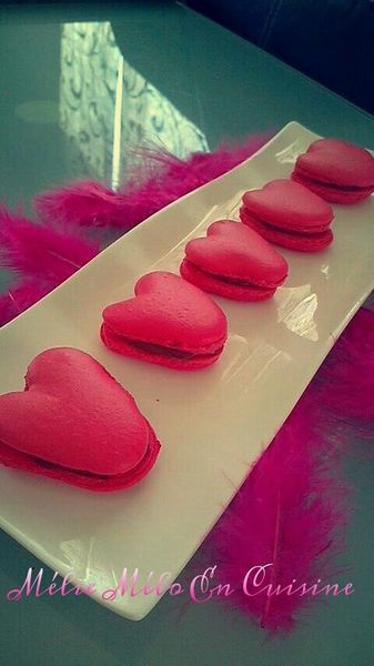Macaron coeur à la ganache montée chocolat framboise