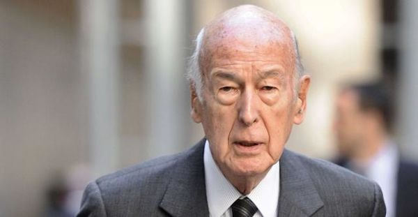 Valéry Giscard d'Estaing, l'ancien président de la République, se faisait passer pour son frère Olivier à Vierzon