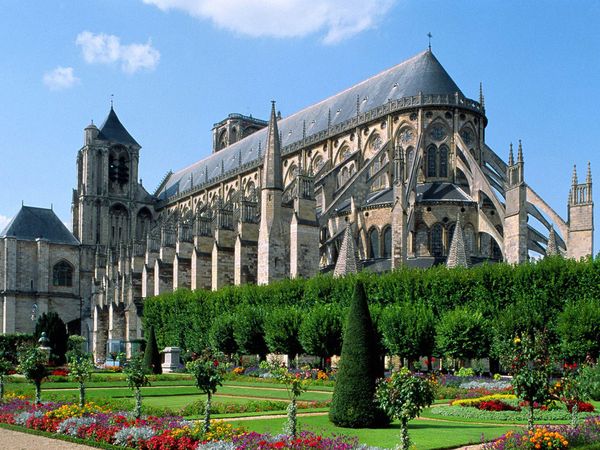 Les habitants de Bourges s’appelleront désormais les Bourgeois et les Bourgeoises