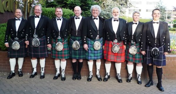 Un arrêté préfectoral oblige les habitants d'Aubigny-sur-Nère à porter le kilt